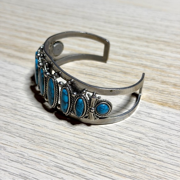 Vintage Southwestern Turquoise Row Cuff Bracelet Boho Navajo Style Silver Tone - Picture 3 of 7